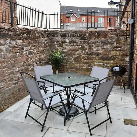 Holiday home Castlegate